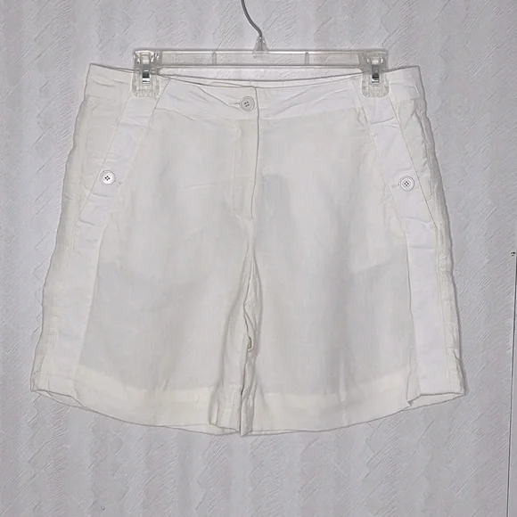 🆕 EMPORIO ARMANI white Shorts Size 40